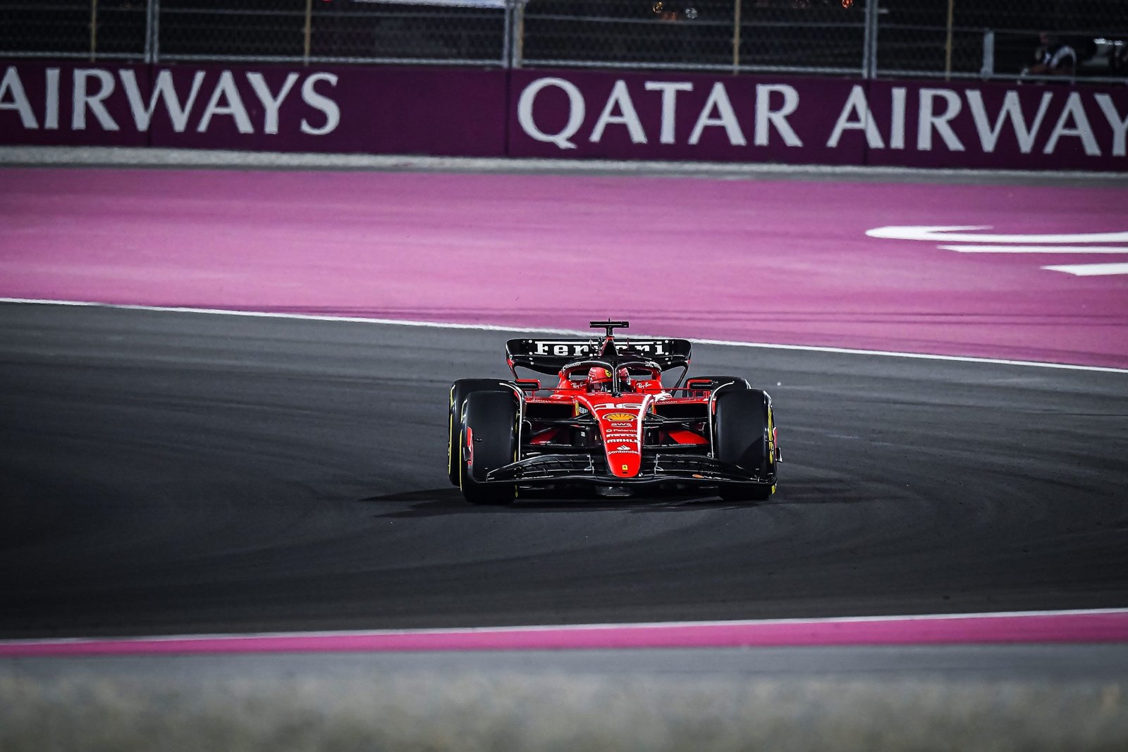 Ferrari F1 en piste au Grand Prix du Qatar 2023, monoplace de Formule 1, Scuderia Ferrari racing